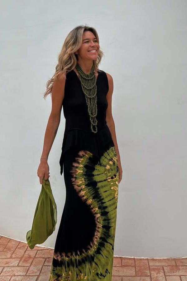 Figurbetontes Maxikleid mit Bindedetail und Blumenmuster in Schwarz