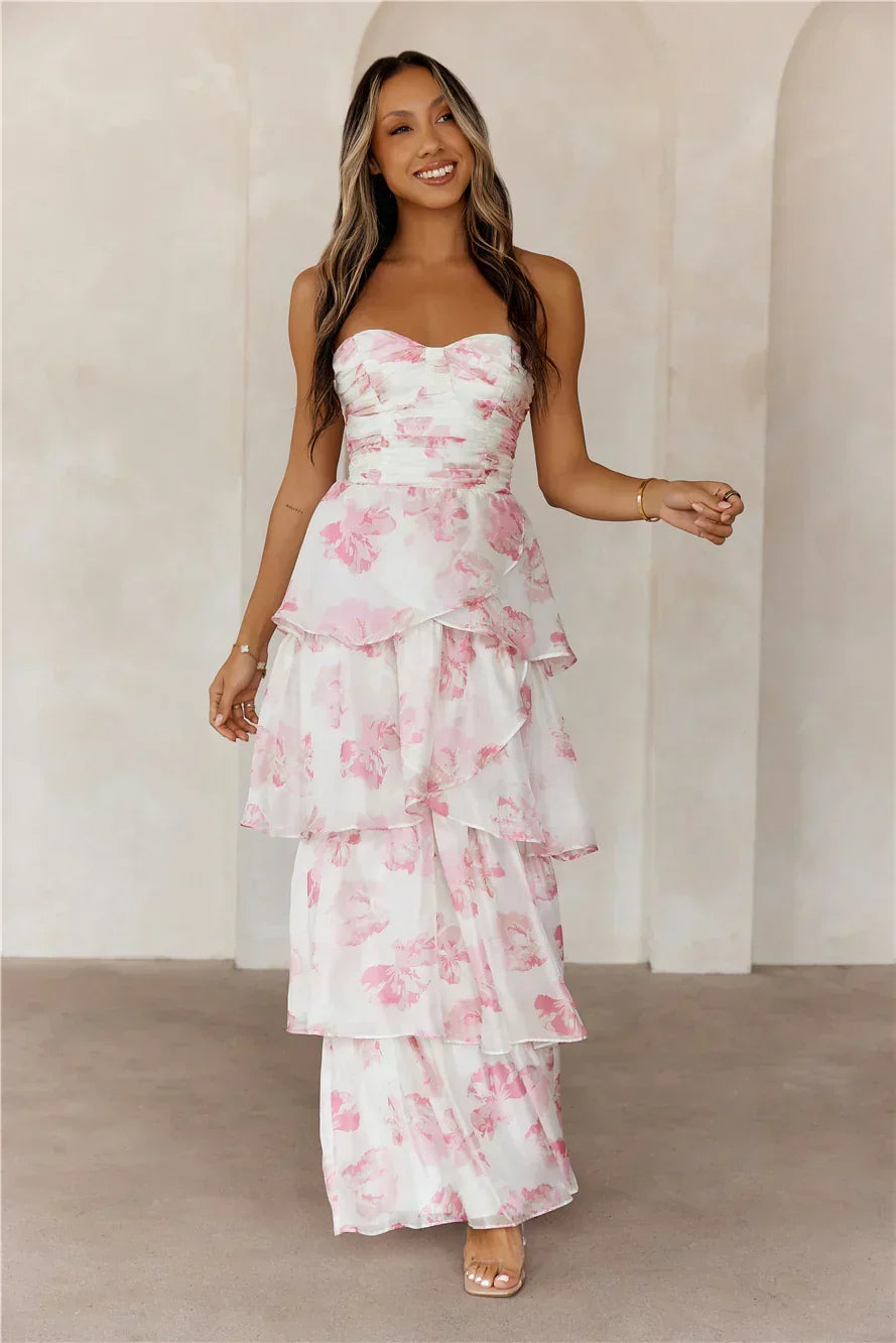 Sunlit – Schulterfreies Maxikleid mit Volants und Blumenmuster