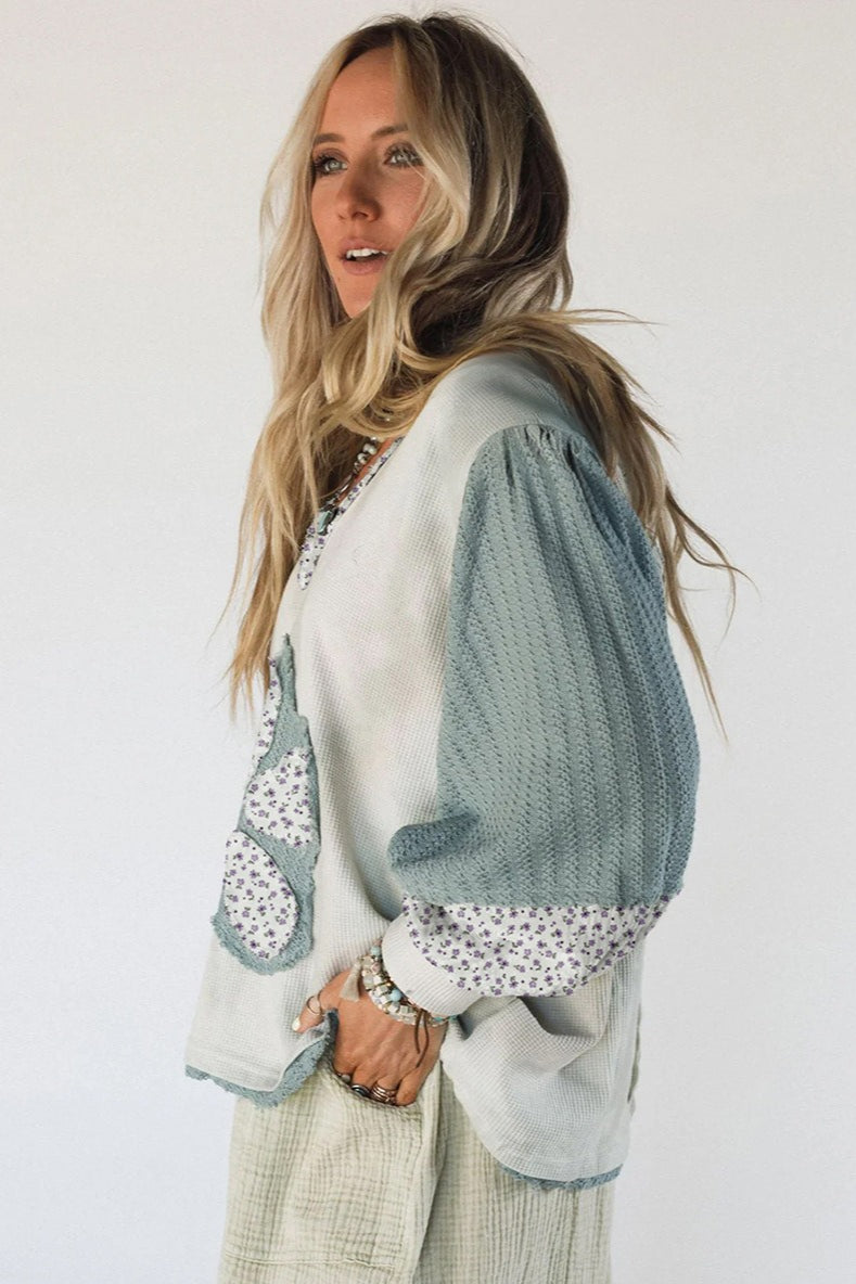 Hoodie mit Blumenmuster, Patchwork und Strickstruktur