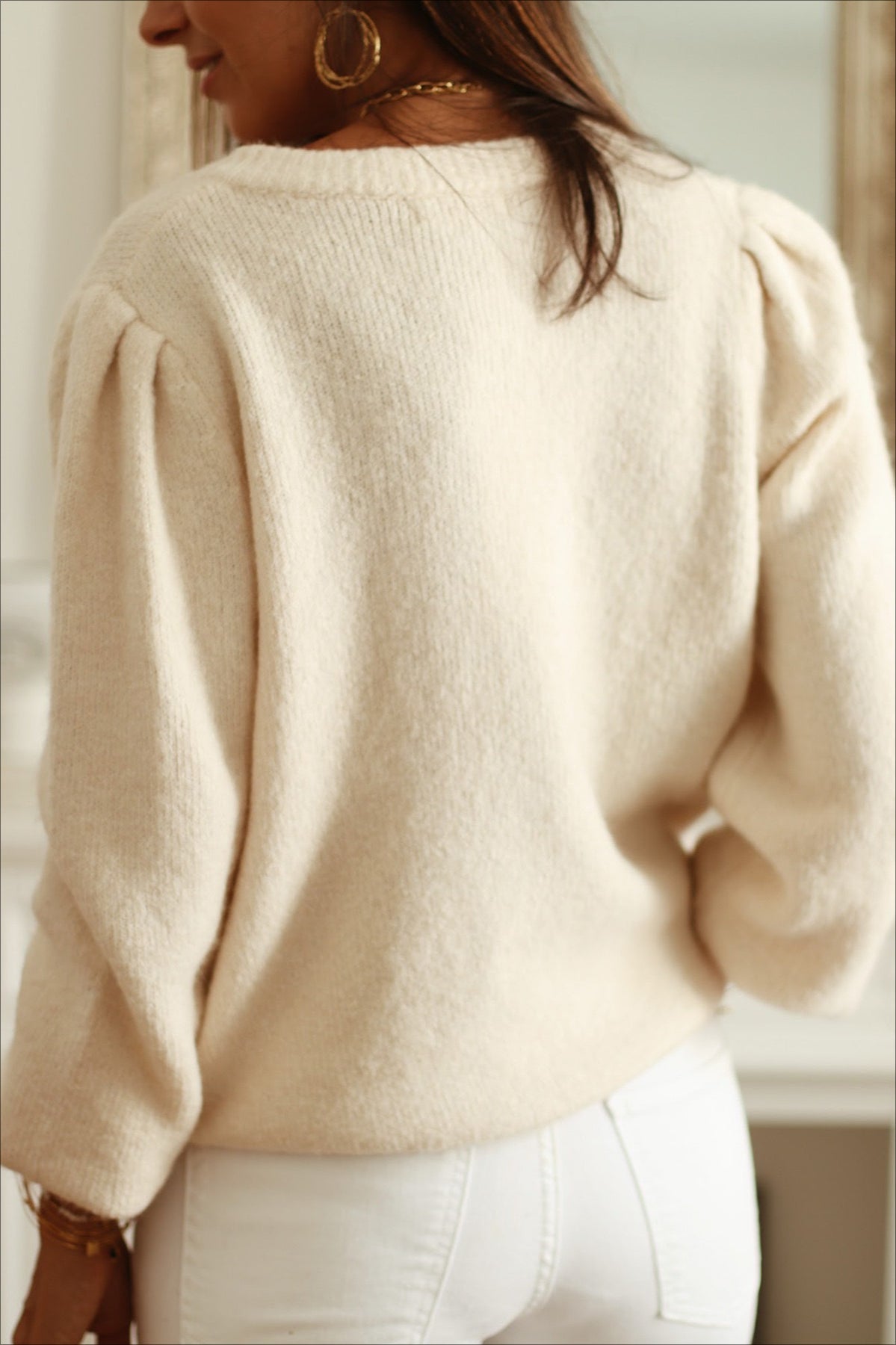 Strickjacke mit Aussparungen und Strickstruktur