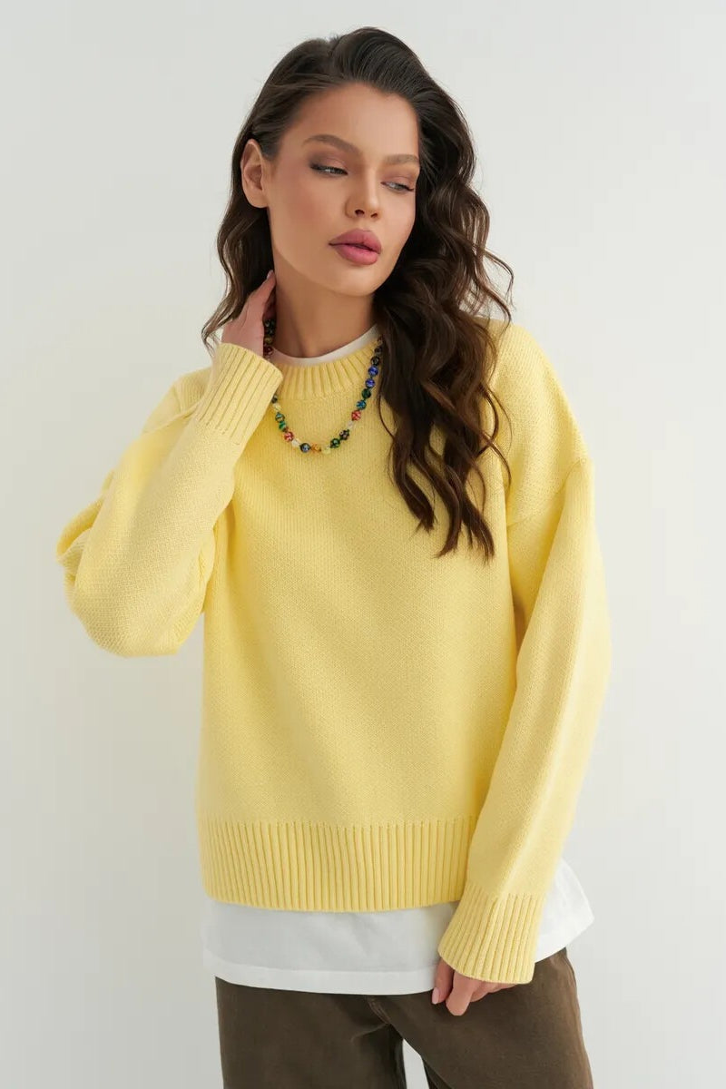 Locker geschnittener Pullover mit Strickstruktur in Weiß