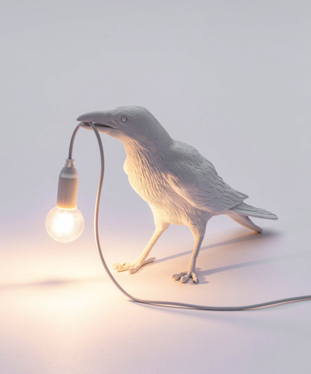Deko-Krähenlampe: Einzigartige Tischleuchte im Vogel-Design