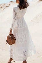 Kleid mit V-Ausschnitt und Spitze