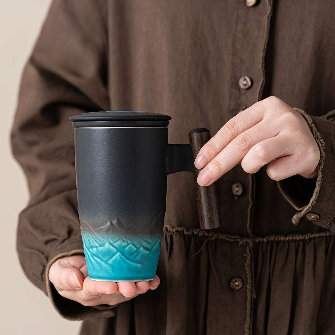 Handgefertigte Keramische Teetasse mit Sieb – Authentisches Design sowie Praktische Nutzung
