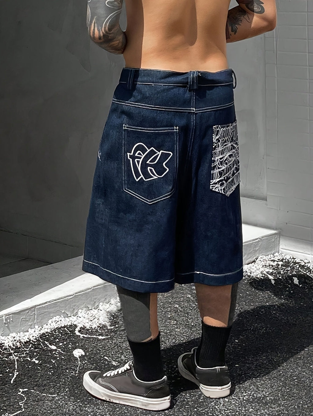 Lässige Bermuda-Denim-Shorts – Lockere Passform inklusive Stilvollen Blumenstickereien