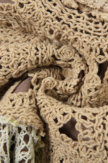 Figurbetonter Rock in Khaki