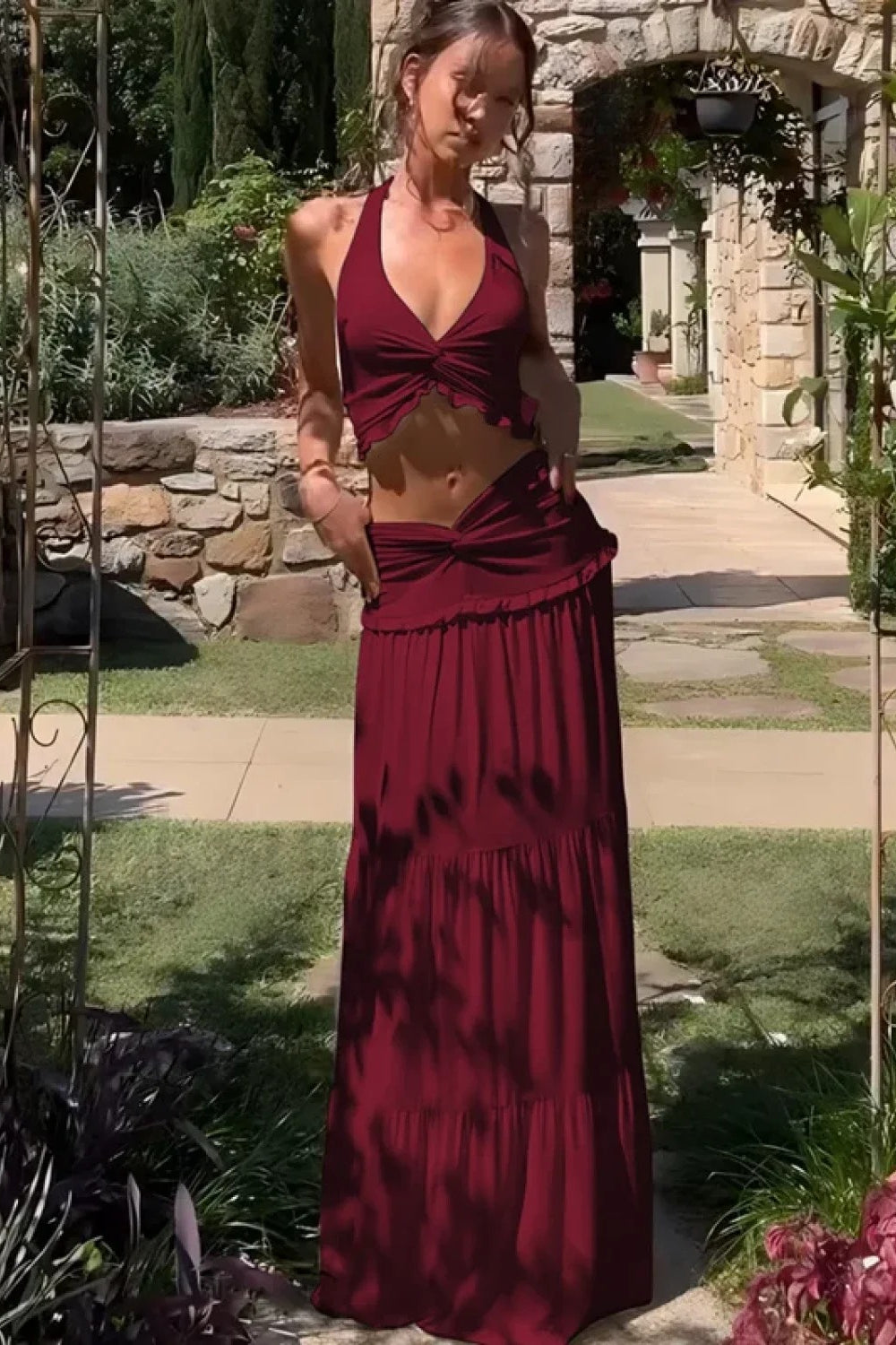 Ärmelloses Kleid mit Neckholder in Schwarz