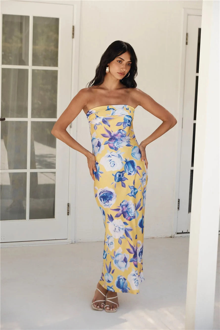 True – Schulterfreies Maxikleid mit Wasserfall-Ausschnitt und offenem Rücken