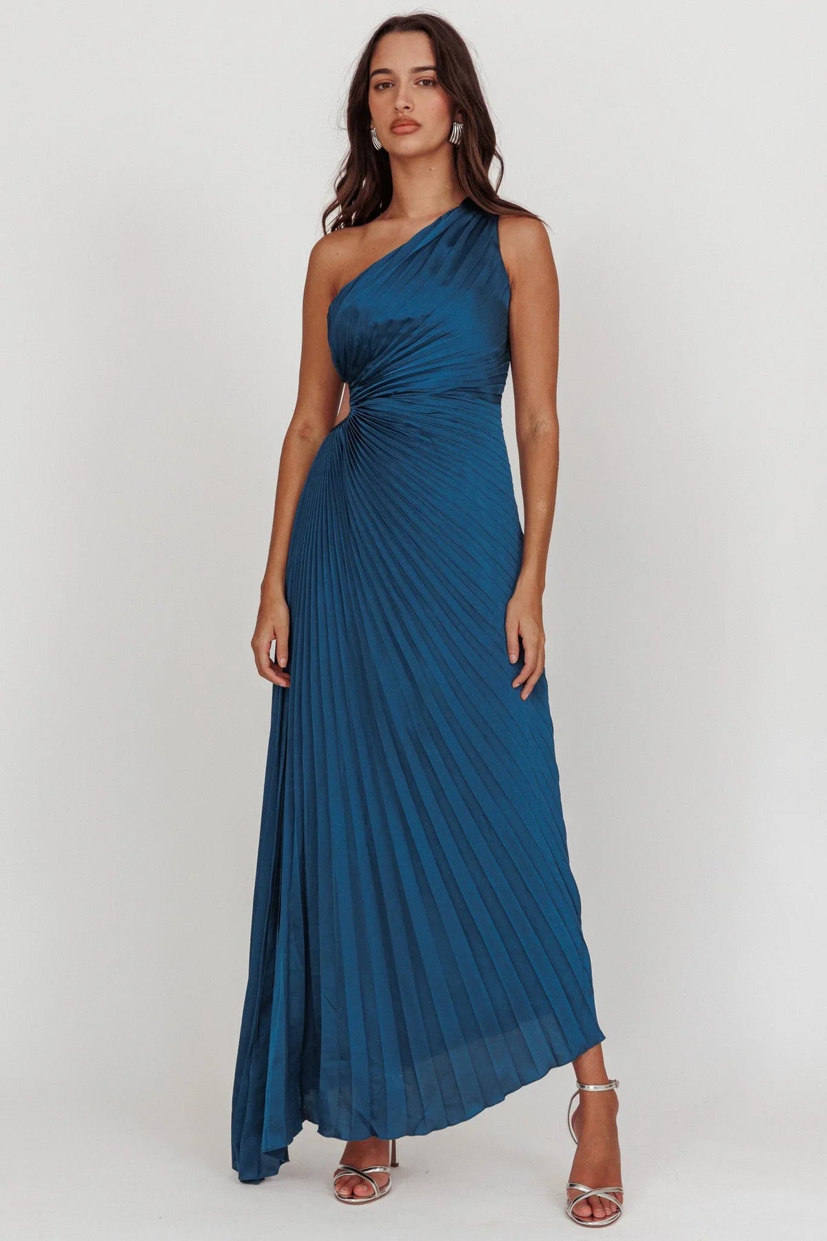 Amelie – Maxikleid mit One-Shoulder-Design und Cut-outs