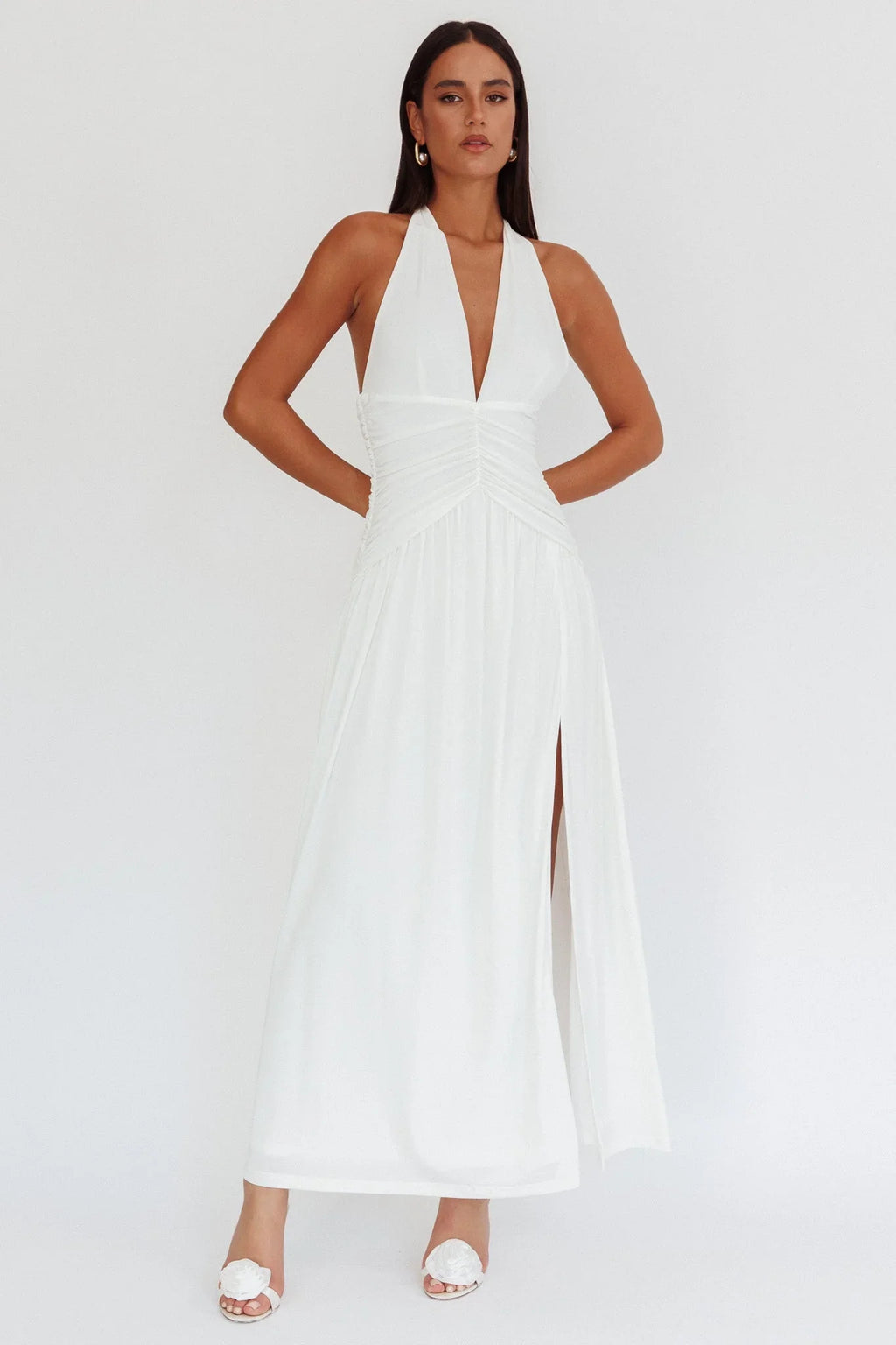 Maxikleid mit Neckholder und Beinschlitz
