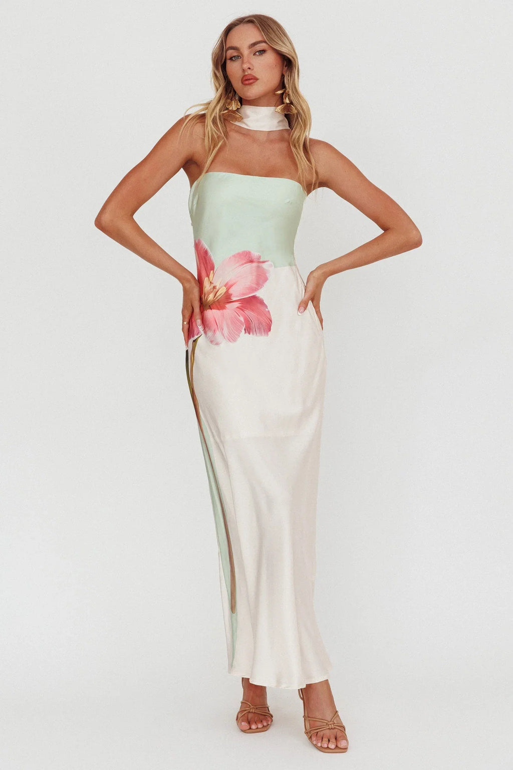 Damsel – Maxikleid mit Neckholder und Blumenmuster