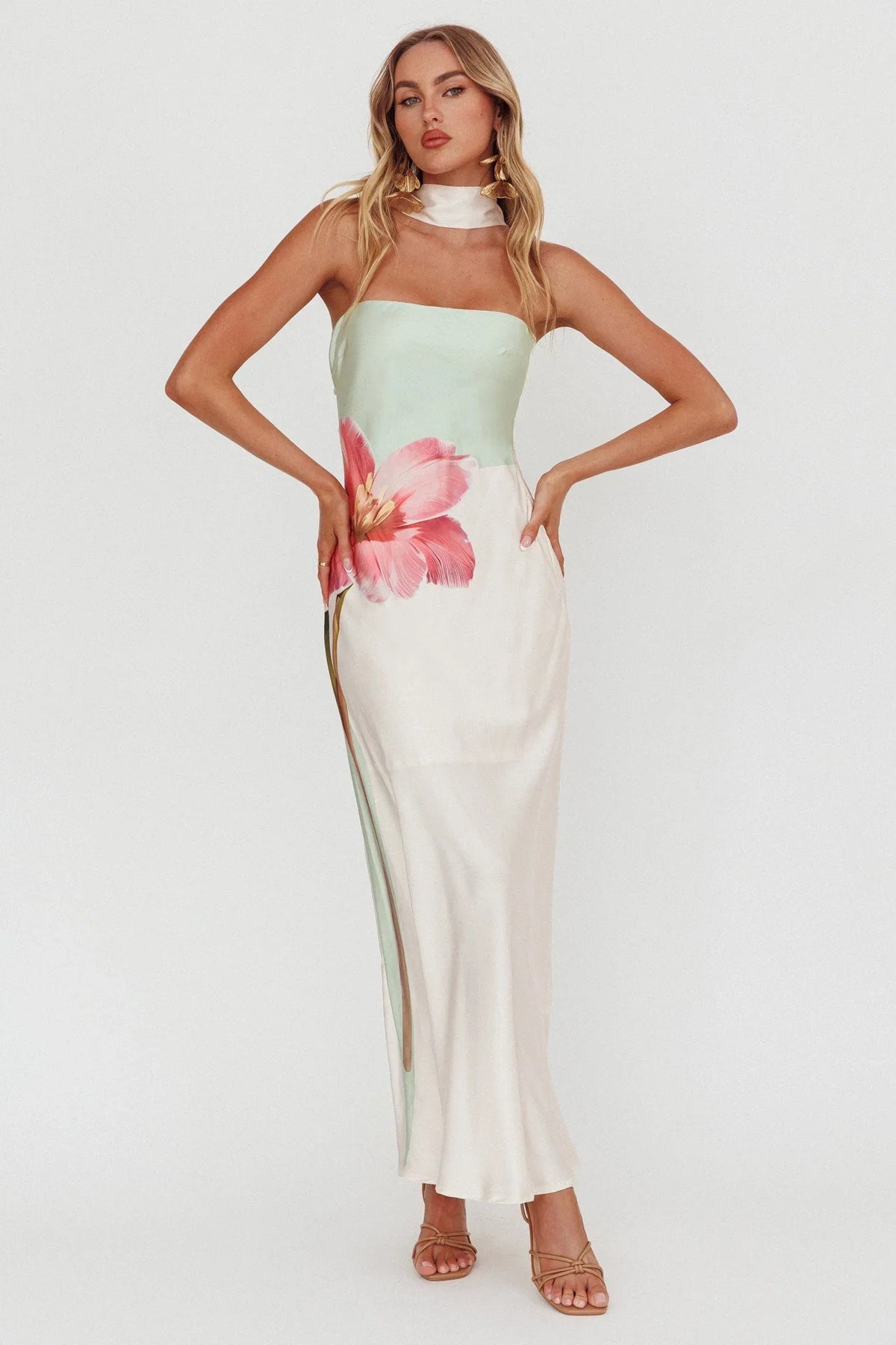 Damsel – Maxikleid mit Neckholder und Blumenmuster