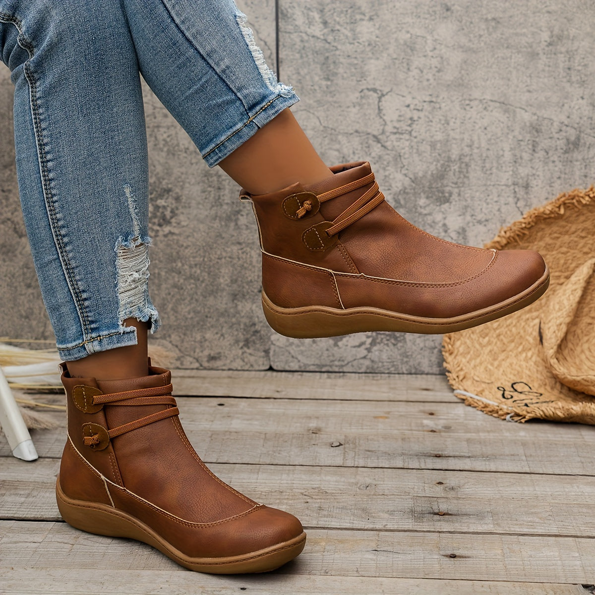 Stiefel in Lederoptik im Vintage-Look mit flachem Absatz