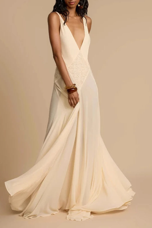 Kleid mit V-Ausschnitt, Patchwork und Spitze