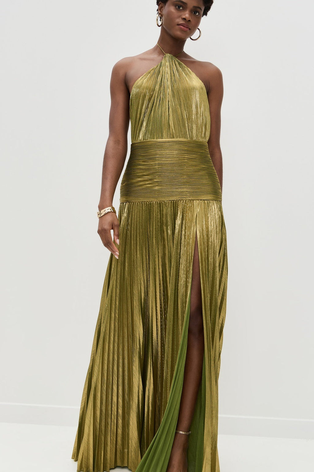 Rückenfreies Maxikleid mit Neckholder, Schlitz und Falten