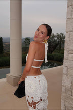 Rückenfreies Kleid mit Neckholder