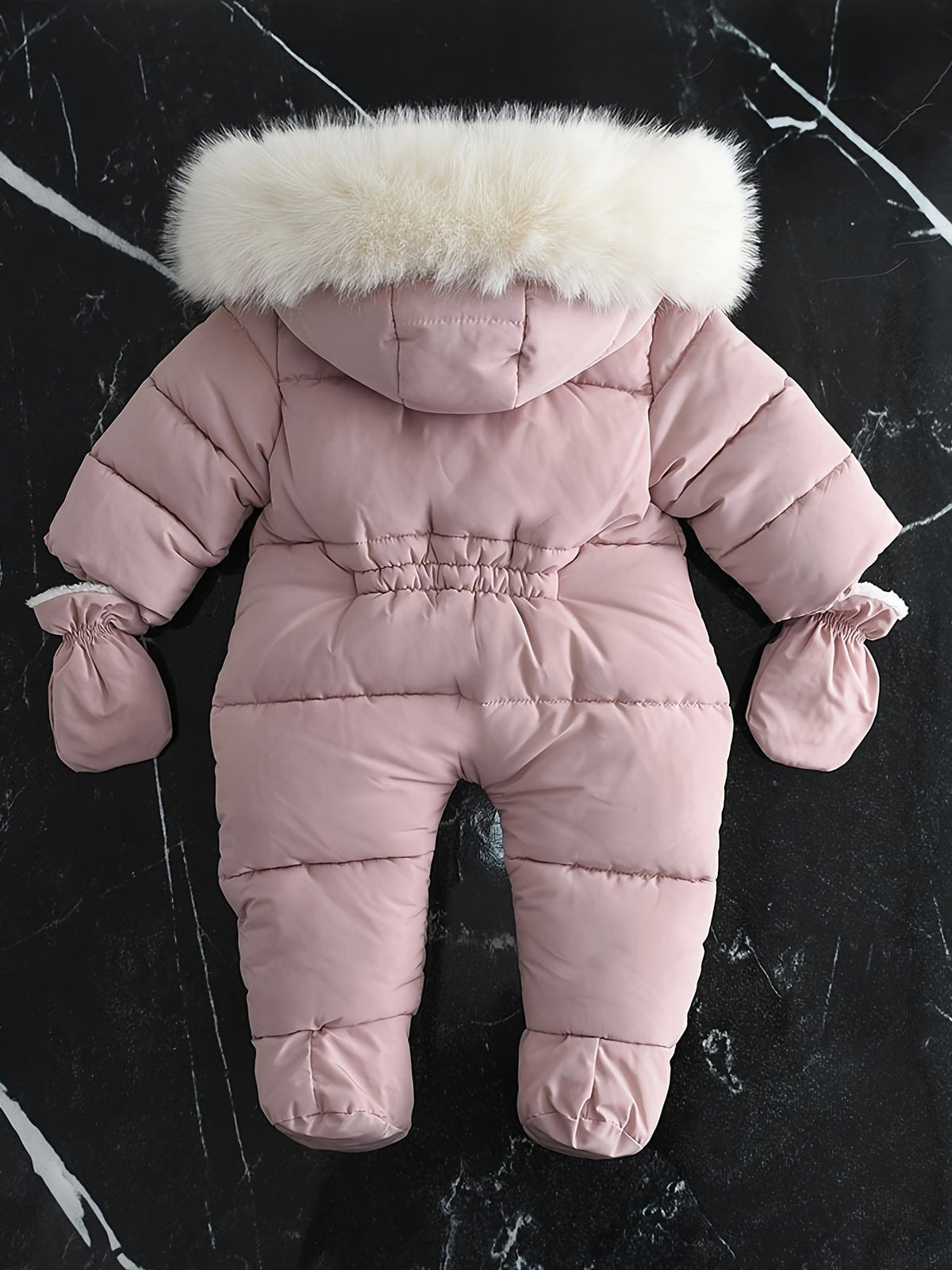 Frosty Baby Strampler – Luxus Winteroverall inklusive Kapuze für die kälteren Monate
