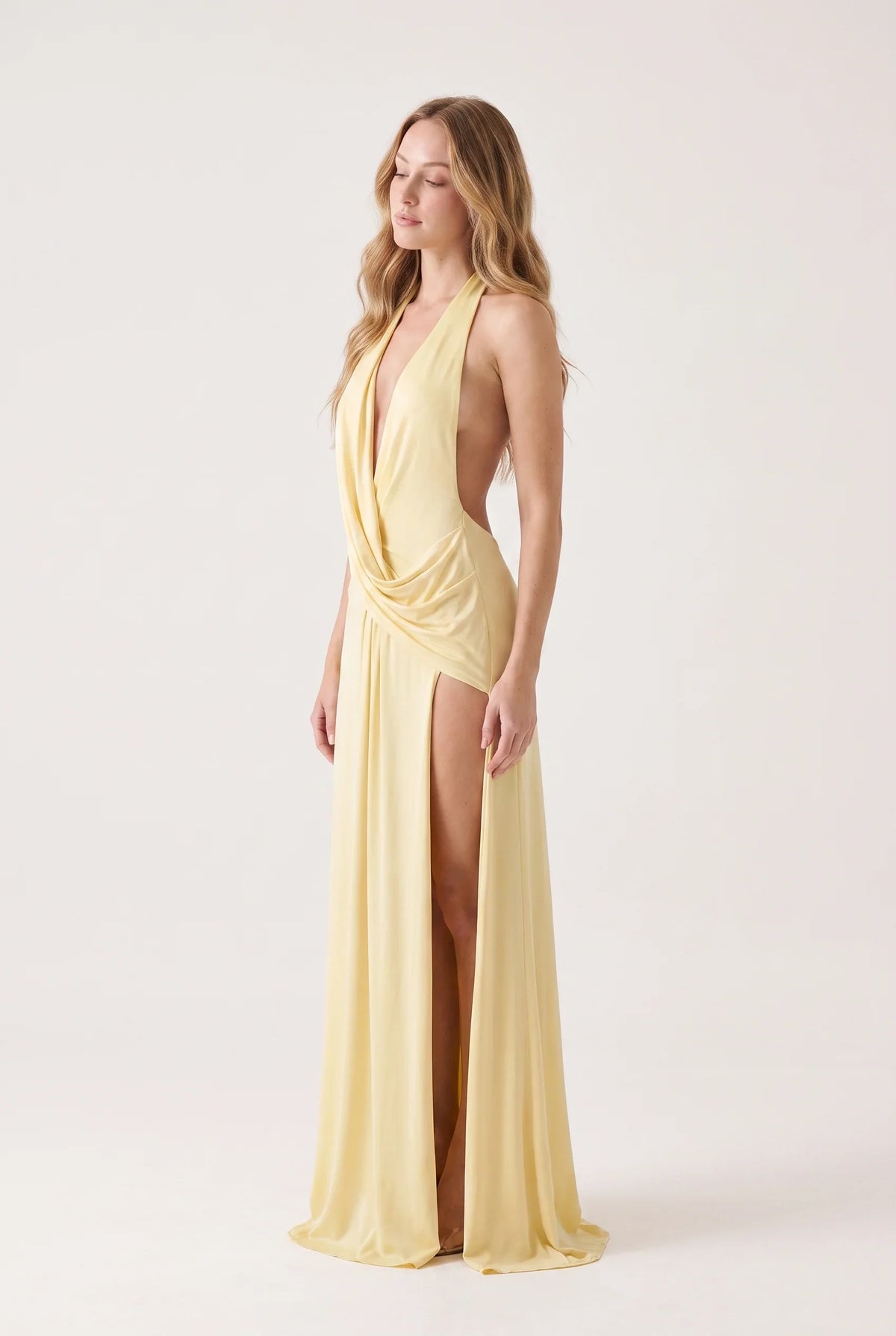 Maxikleid mit Neckholder und offenem Rücken