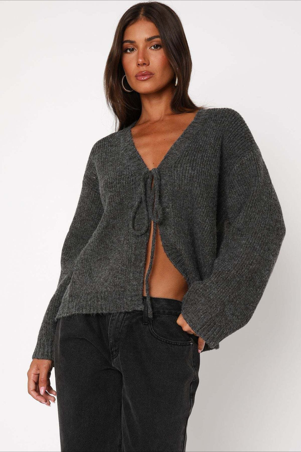 Strickjacke mit V-Ausschnitt, Bindedetail und Strickstruktur