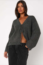 Strickjacke mit V-Ausschnitt, Bindedetail und Strickstruktur