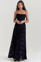 Damen Maxikleid mit Blumenapplikationen und Spaghettiträgern