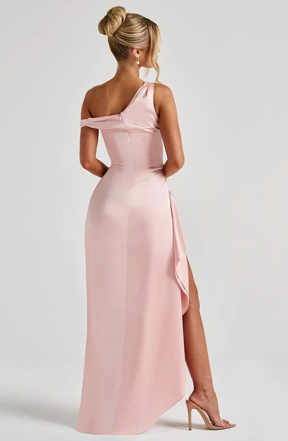 Damen Abendkleid mit asymmetrischem Ausschnitt und Beinschlitz
