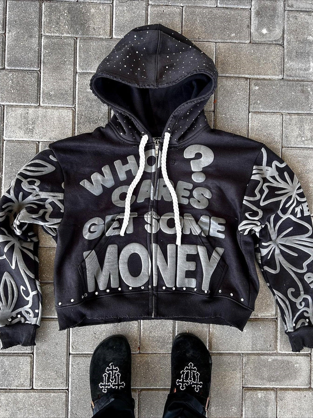 Hoodie mit Grafikdruck in Schwarz mit Mit Kapuze
