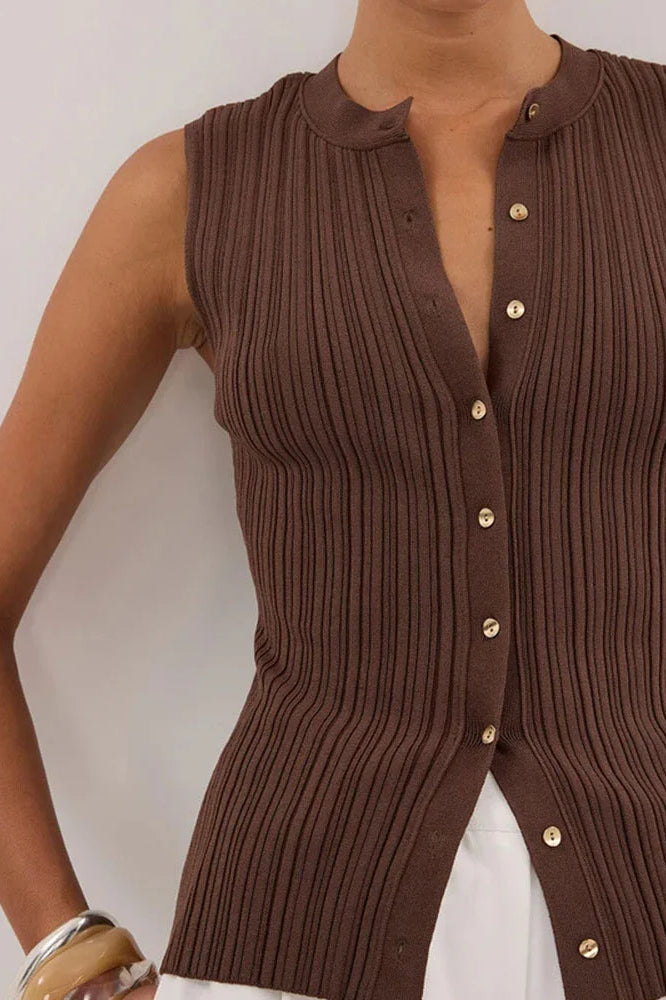 Ärmellose Strickjacke mit Strickstruktur in Dunkelbraun