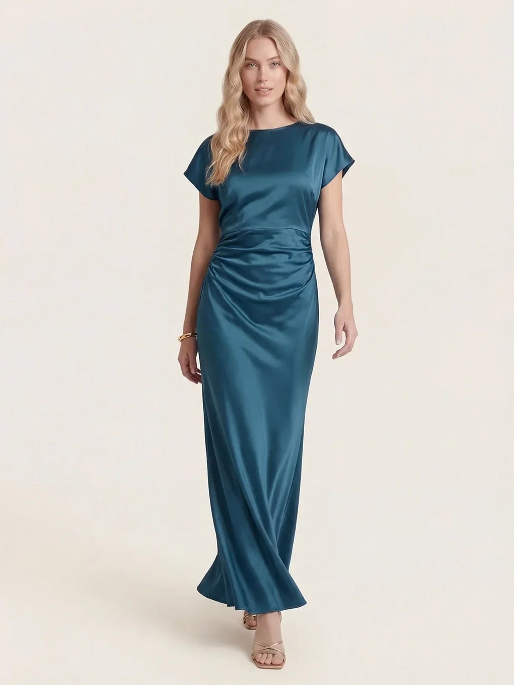 Satin-Maxikleid mit Wasserfall-Ausschnitt und Flügelärmeln