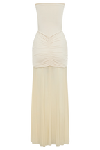 Caspian – Schulterfreies Maxikleid mit Mesh-Akzenten