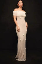 Schulterfreies Maxikleid mit Blumenmuster in Weiß mit Schulterfrei