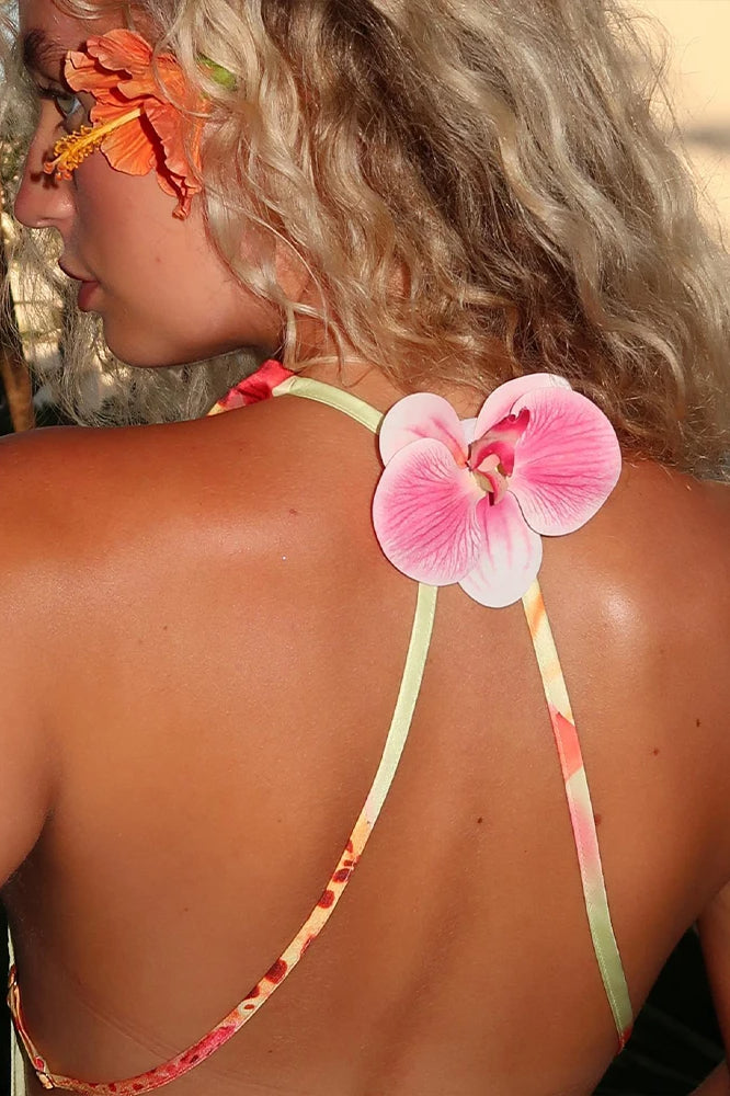 Rückenfreies Kleid mit Neckholder, Blumenmuster und Satinoptik