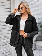 Jeansjacke im Used-Look mit Knopfverschluss und Taschen in Blau