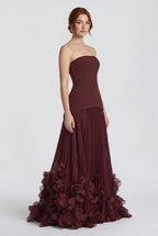Spitzen-Maxikleid mit Falten und Korsett-Schnürung
