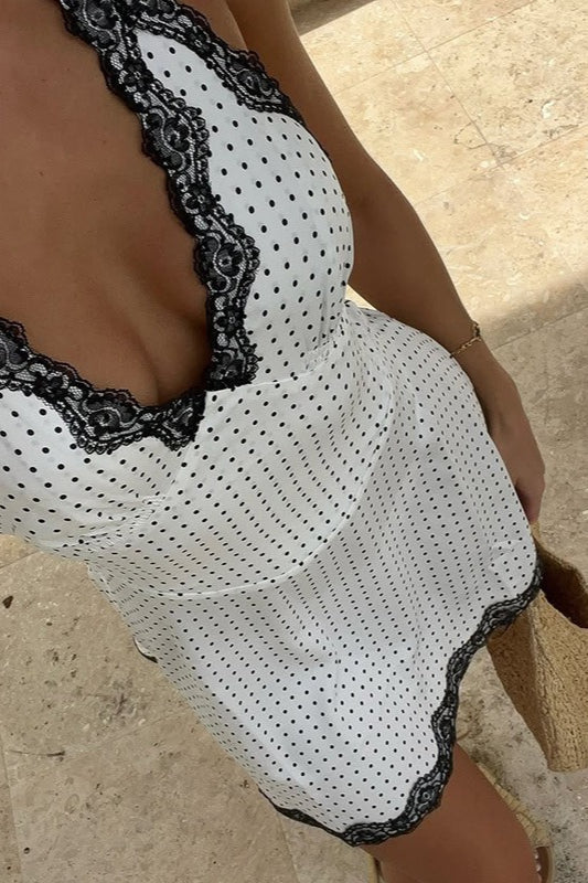 Rückenfreies Minikleid mit Neckholder, V-Ausschnitt und Punktemuster