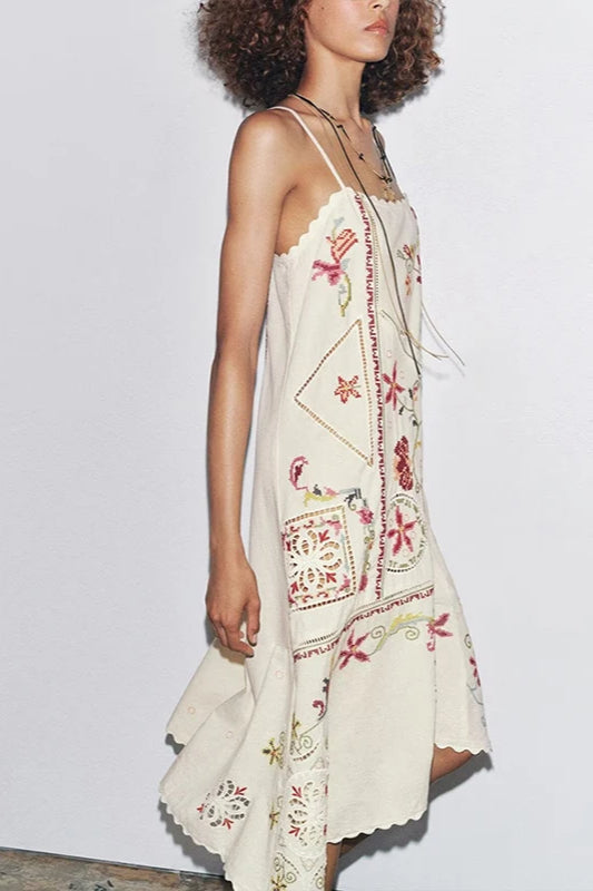 Asymmetrisches Kleid mit Blumenmuster und Stickerei