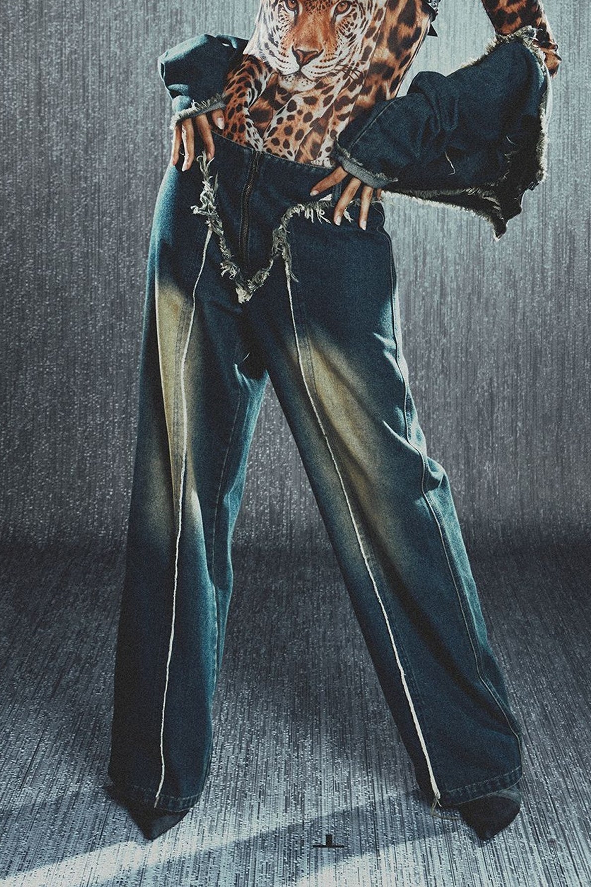 Jeans mit geradem Schnitt und niedriger Taille in Blau