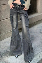 Jeans mit niedriger Taille und Taschen in Schwarz