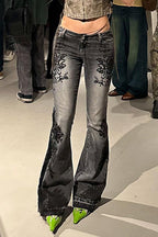 Jeans mit ausgestelltem Schnitt und Druck