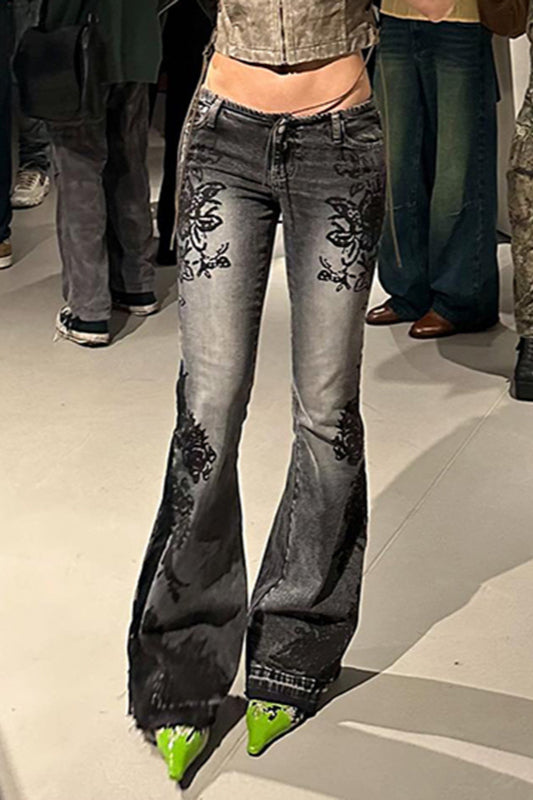 Jeans mit ausgestelltem Schnitt und Druck