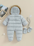 Snowy Baby Strampler – Warmer Winter-Overall inklusive Kapuze für draußen