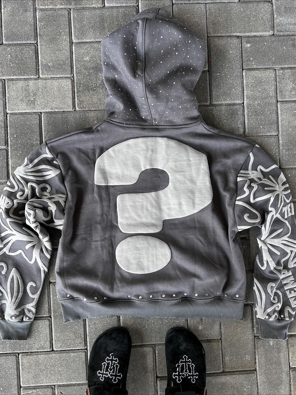Hoodie mit Grafikdruck in Schwarz mit Mit Kapuze