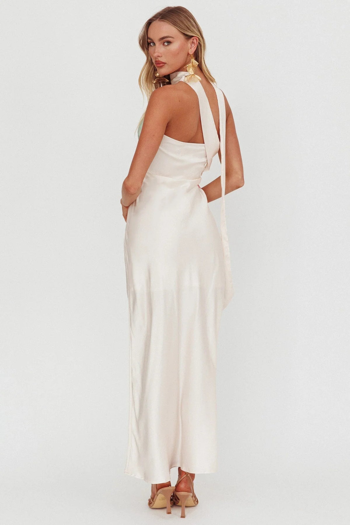 Damsel – Maxikleid mit Neckholder und Blumenmuster