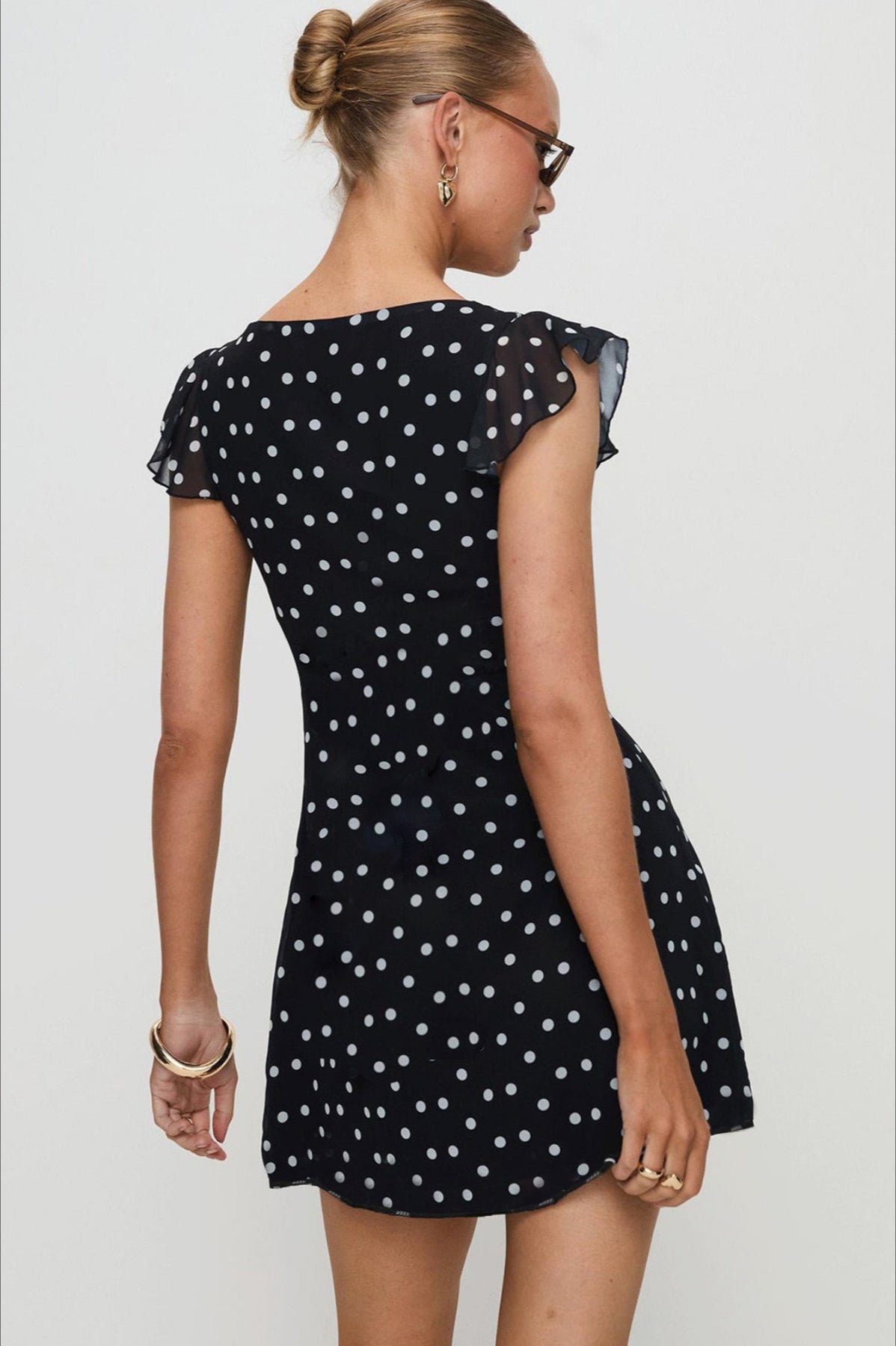 Minikleid mit A-Linie, Punktemuster und Netzdetails in Schwarz