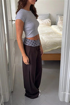 Hose mit hoher Taille und Druck