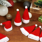 Weihnachtsmann-Hüllen Set – Ideal für einen festlichen Tisch