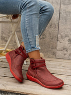 Stiefel in Lederoptik im Vintage-Look mit flachem Absatz