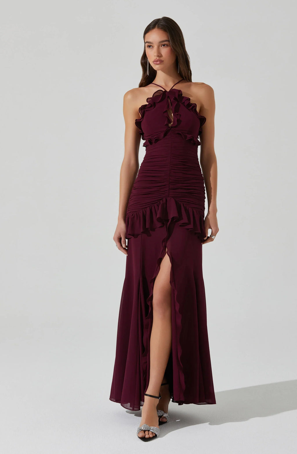 Sandora – Maxikleid mit Rüschen und Beinschlitz