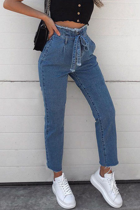 High-Waist Jeans mit ausgefranstem Saum