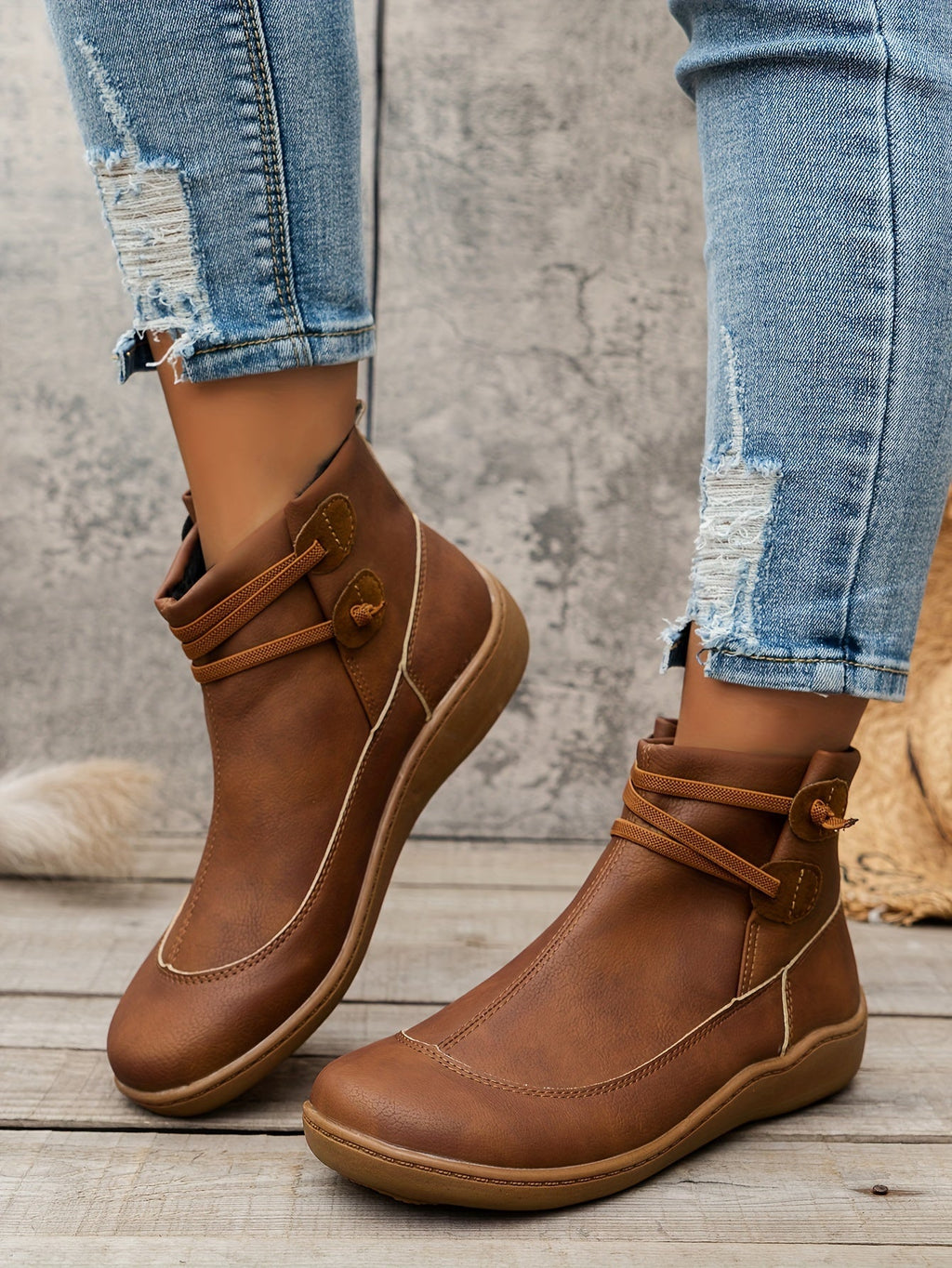 Stiefel in Lederoptik im Vintage-Look mit flachem Absatz
